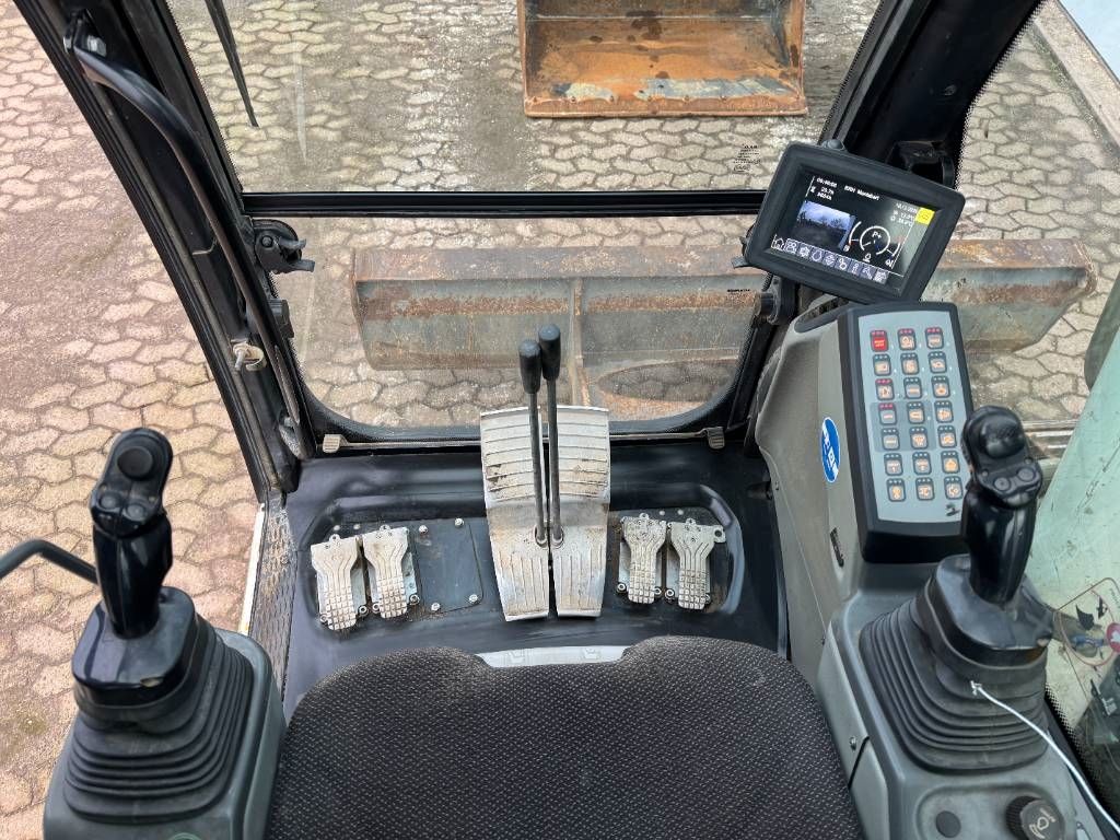 Liebherr R914 Compact - Triple Boom + Extra Attachments