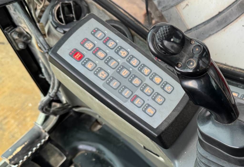 Liebherr R946LC - Hammer Lines / Quick Coupler