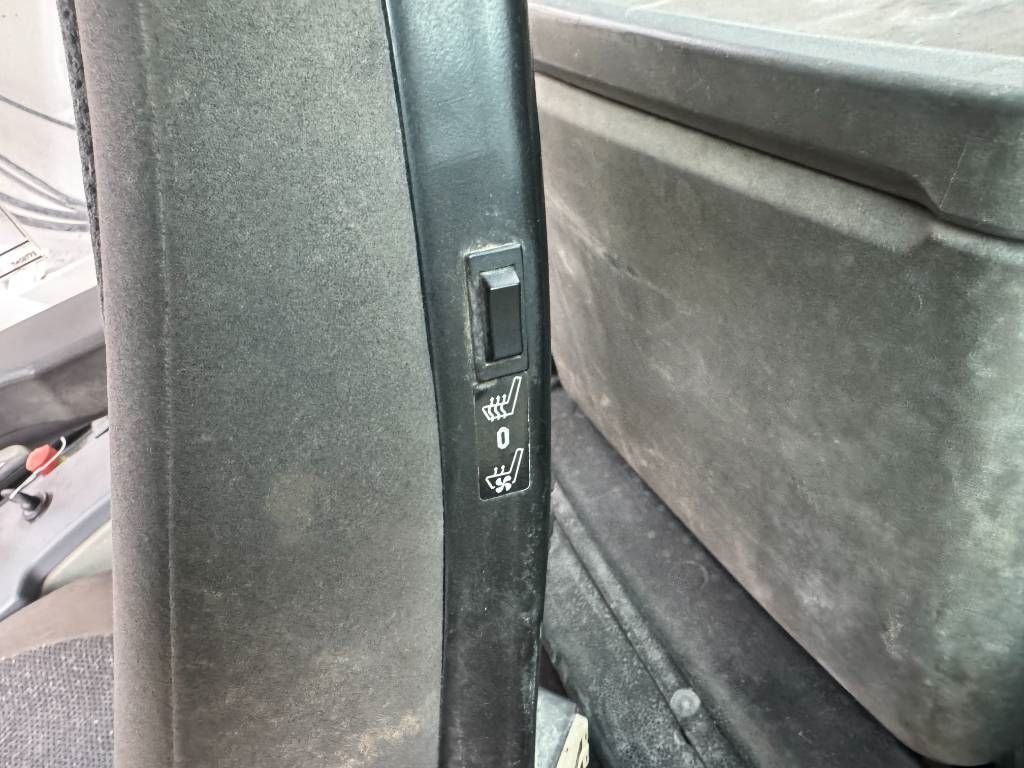 Liebherr R946LC - Hammer Lines / Quick Coupler