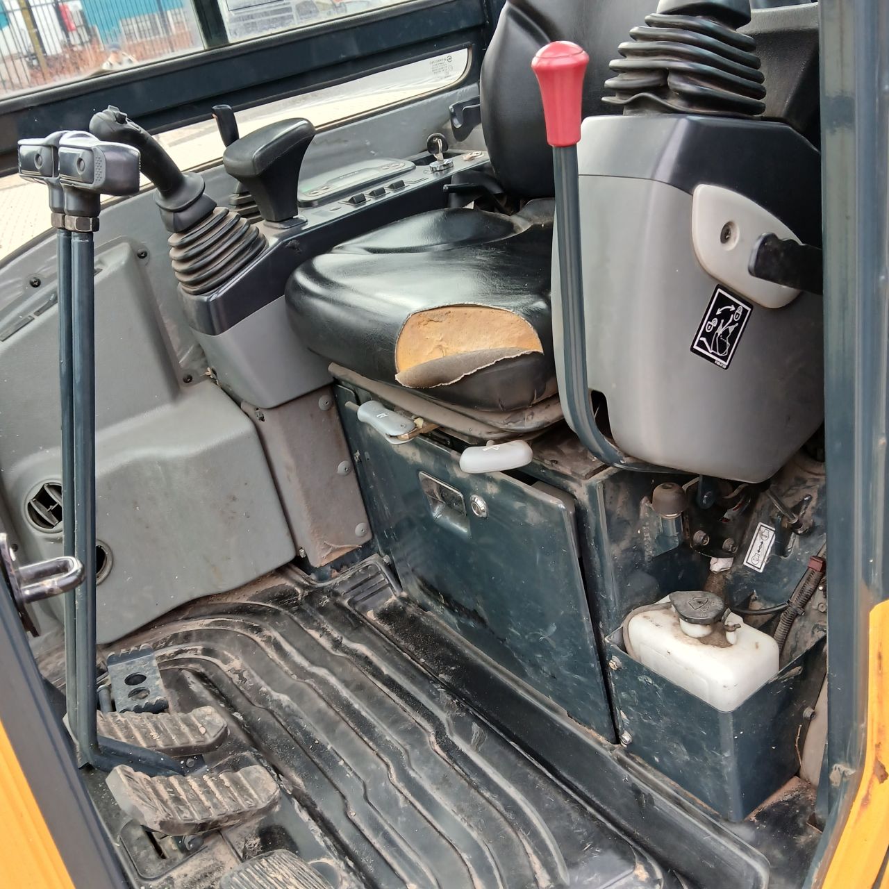 Nette Hyundai 30Z Minigraver.