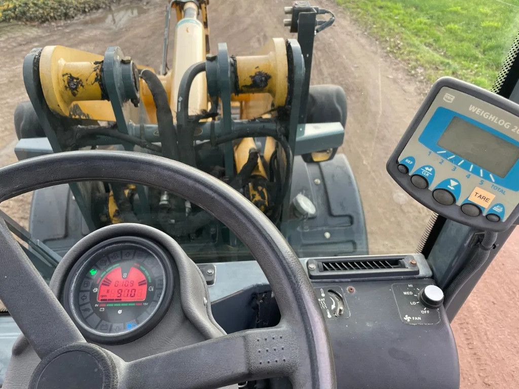 Mustang AL 506 Shovel Loader