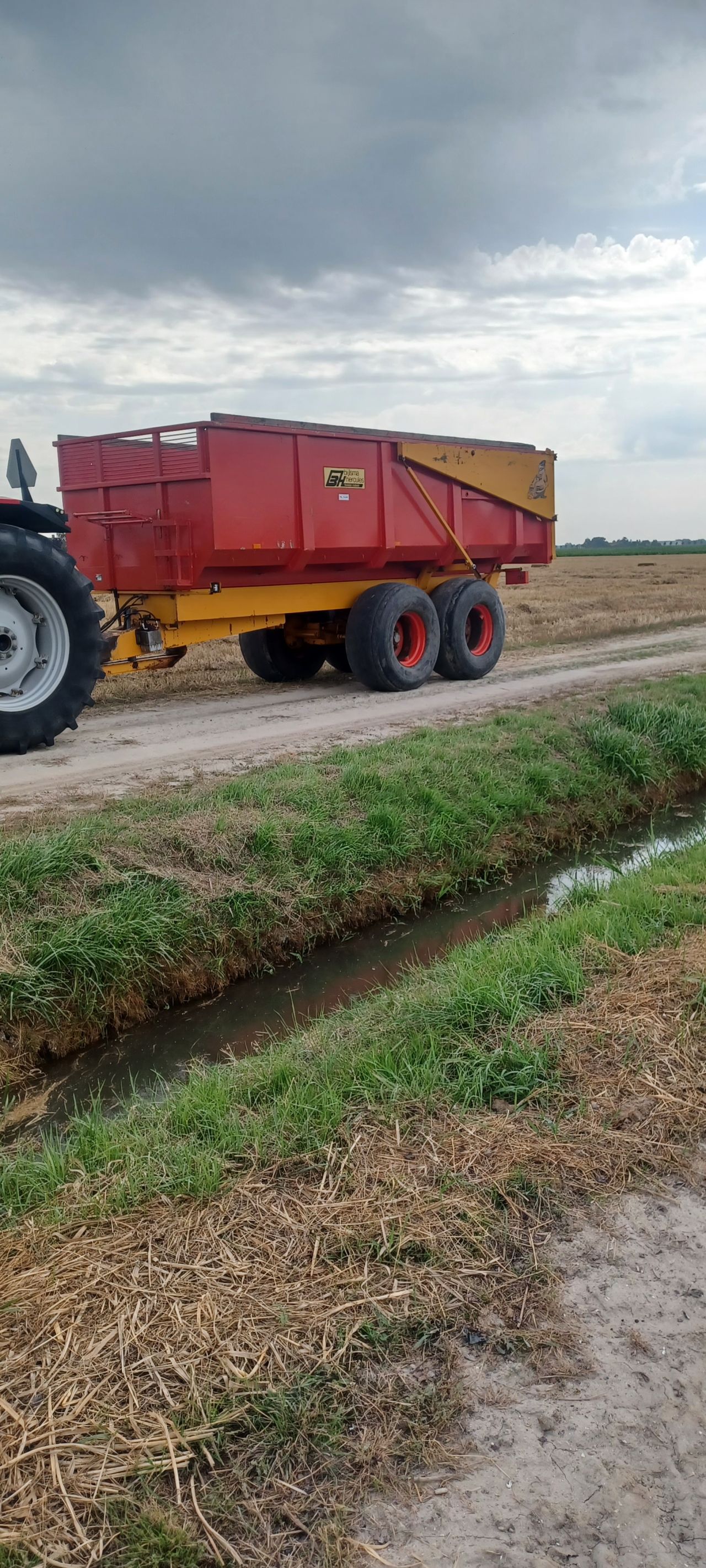 Veenhuis jvk 13000 silage beco miedema vgm kipper kieper