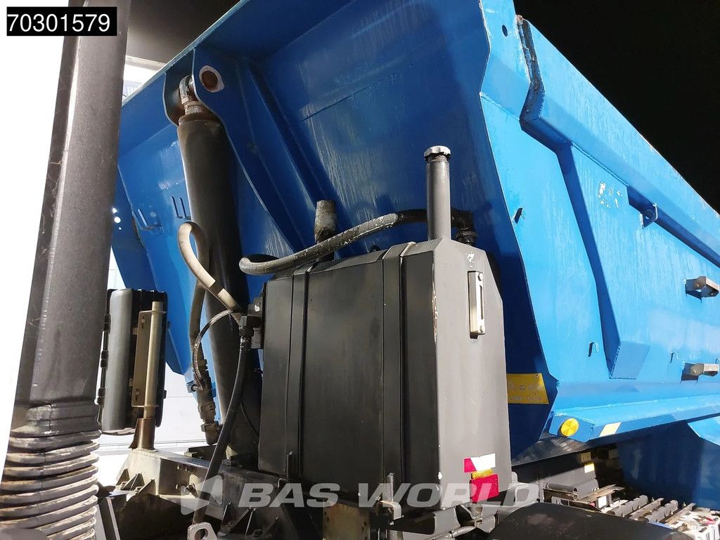 Renault Kerax 520 8X4 17m3 CIF tipper Steel Suspension Big-Axle Optibrake+ Automatic Euro 5