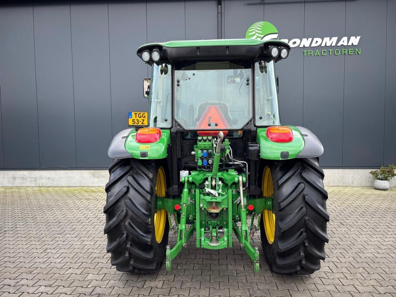 John Deere 5085M