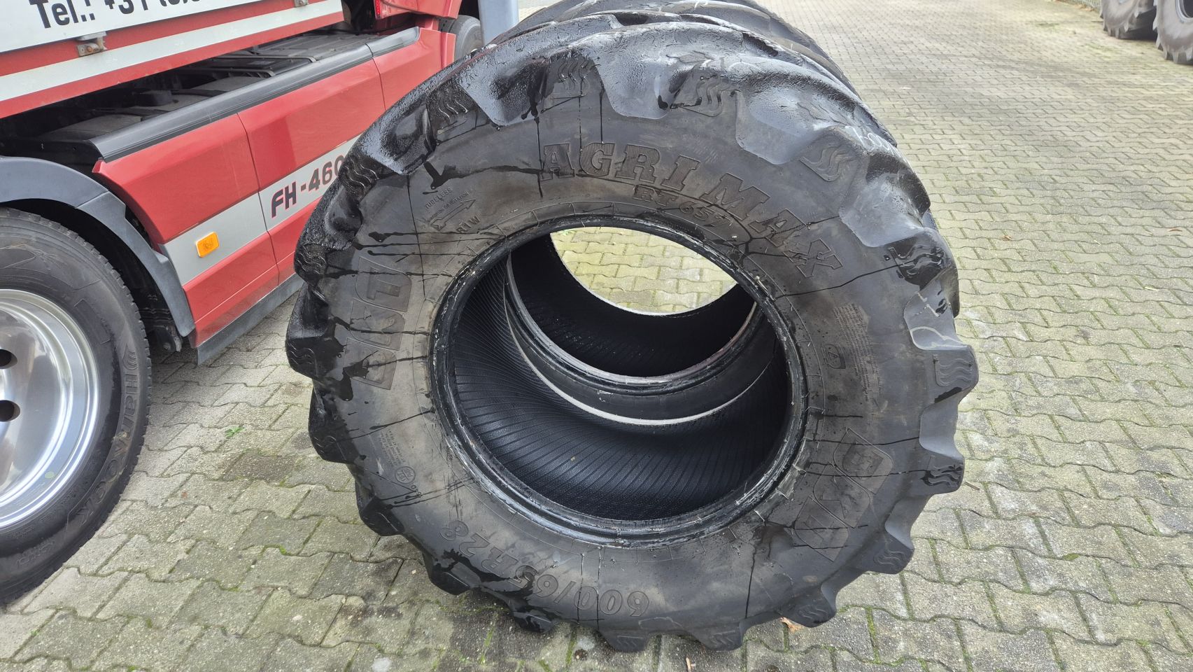 BKT Agrimax RT657 600/65R28 met 25mm