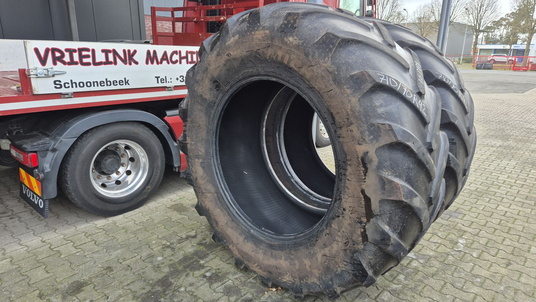 Michelin MachXbib 710/70R42 met 16mm