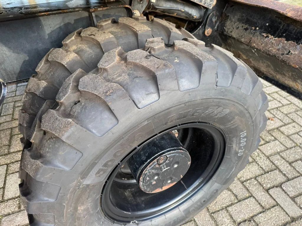 Caterpillar M313D Mobiele kraan