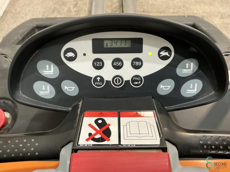 Pallet trucks Electric Still EXU-S24 2017