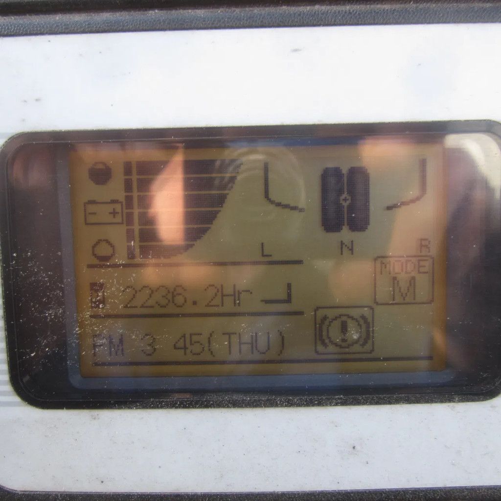 Nissan Heftruck L18Q elektrisch, triplomast, side shift.