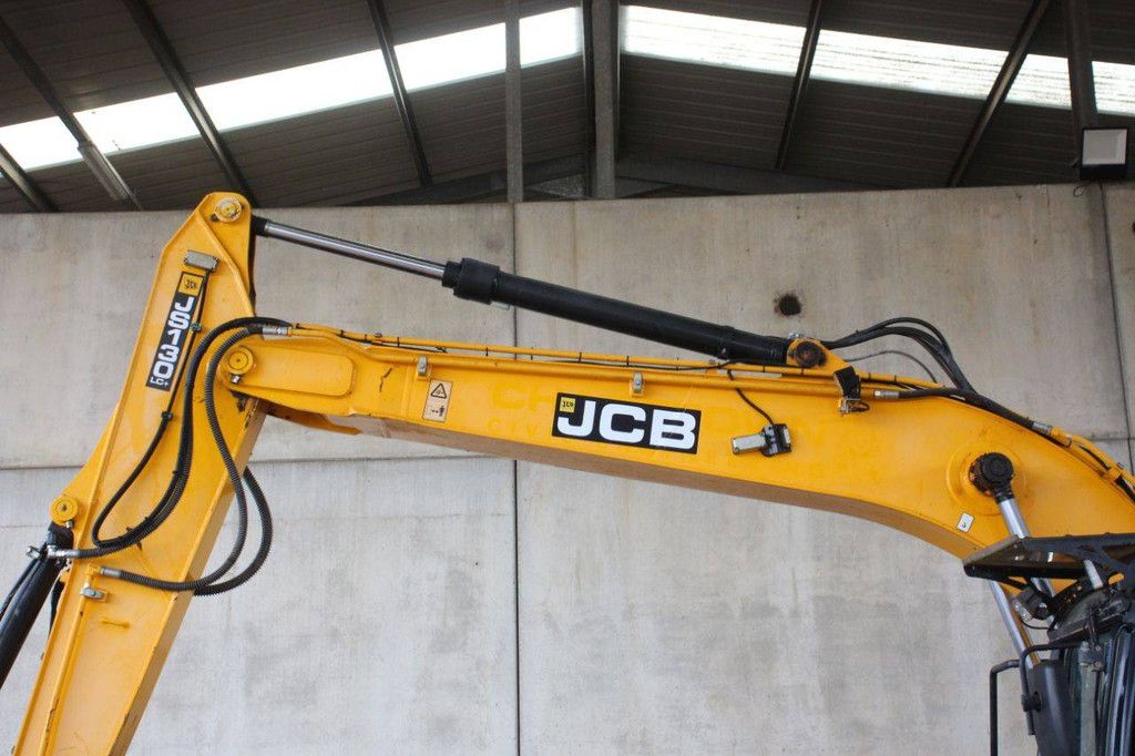 Crawler excavator JCB JS130LC 4F Diesel 81kW 2018
