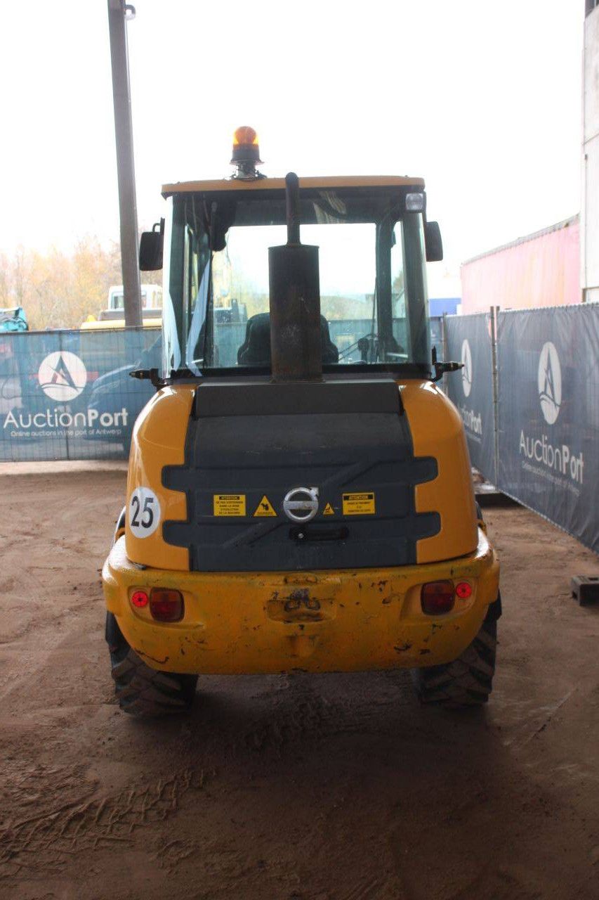 Radlader Volvo L25F-P Diesel 36,4 kW 2013
