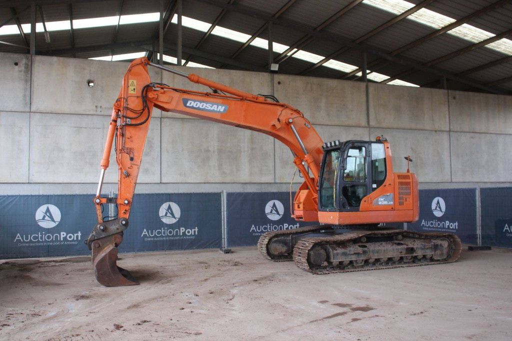 Doosan DX235LCR Diesel 129kW Crawler Excavator 2014