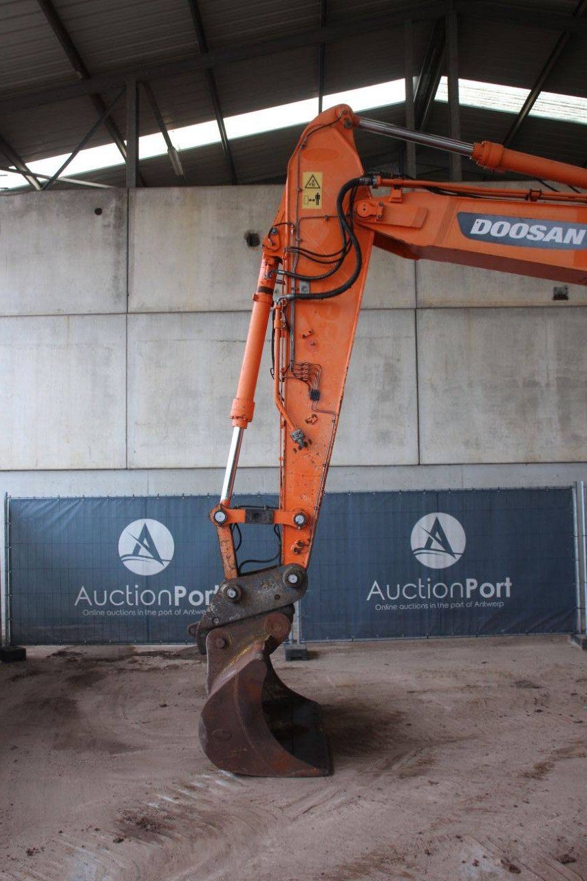 Doosan DX235LCR Diesel 129kW Crawler Excavator 2014