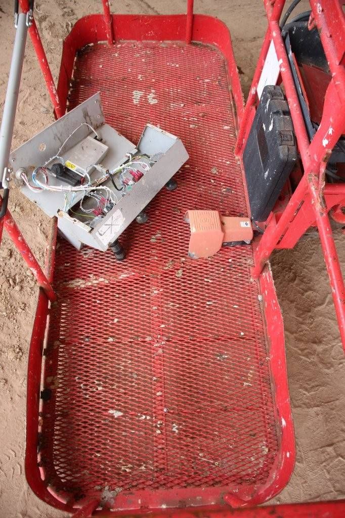 Manitou 200 01J Diesel Articulated Boom Lift 2013