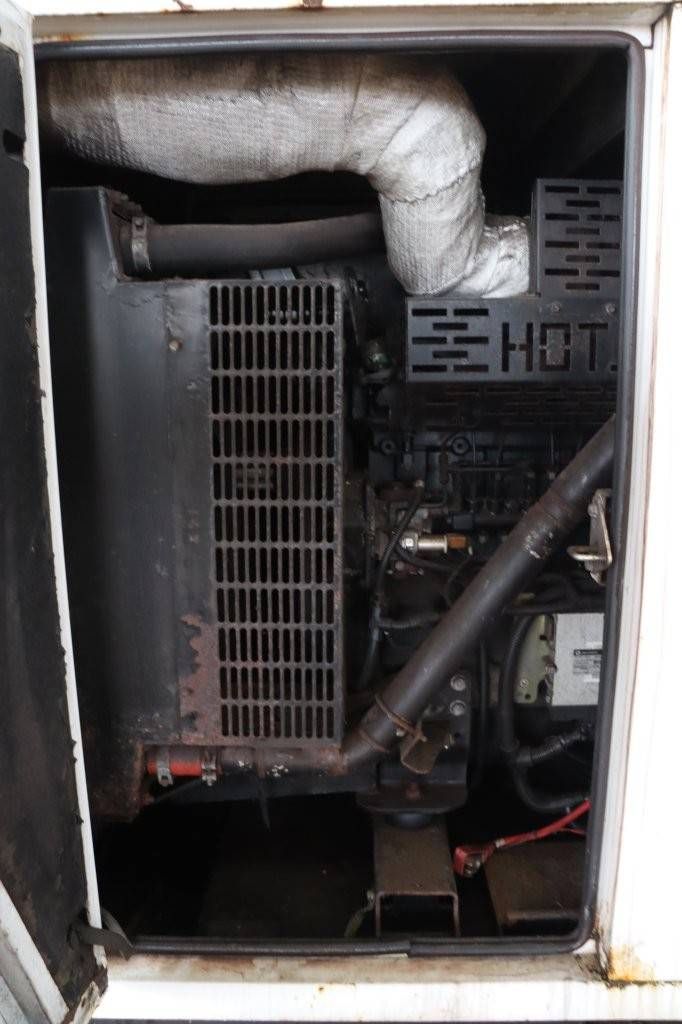 Generator SDMO R90 Diesel 90kVA 2011