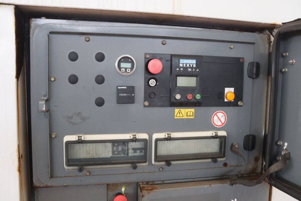 Generator SDMO R90 Diesel 90kVA 2011
