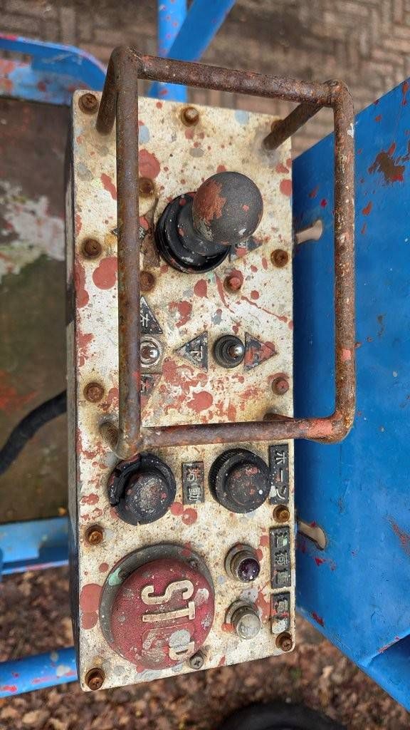 Scissor lift Aichi RV041H Electric 4m