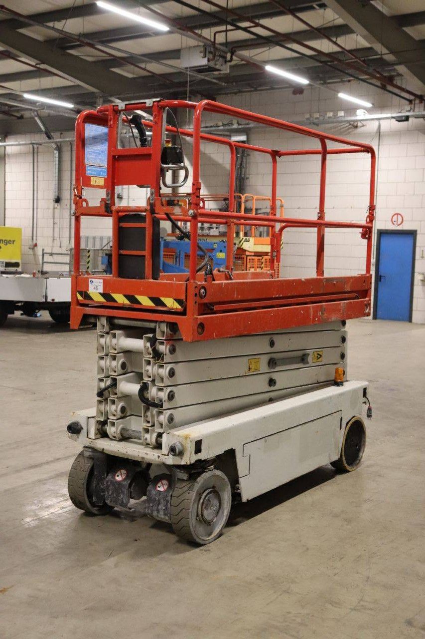 Scissor lift Iteco IT10090 Electric 12m 2014