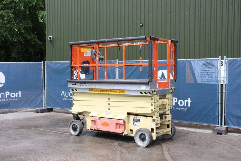 JLG 2646ES Electric Scissor Lift 9.9m 2014