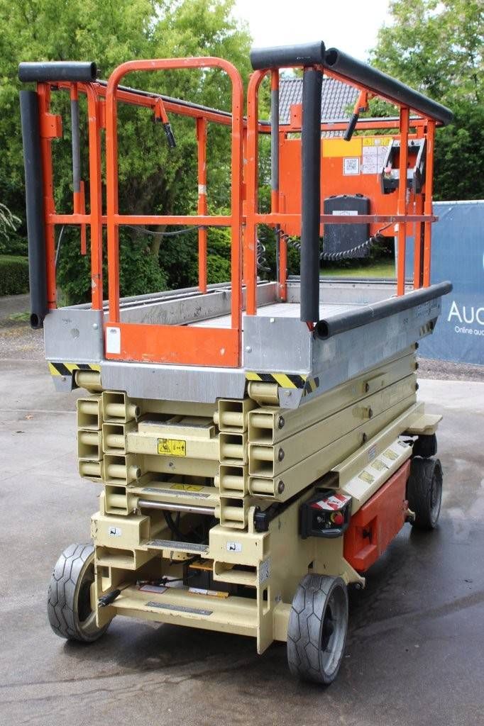 JLG 2646ES Electric Scissor Lift 9.9m 2014