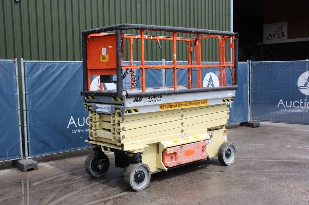 JLG 2646ES Electric Scissor Lift 9.9m 2014