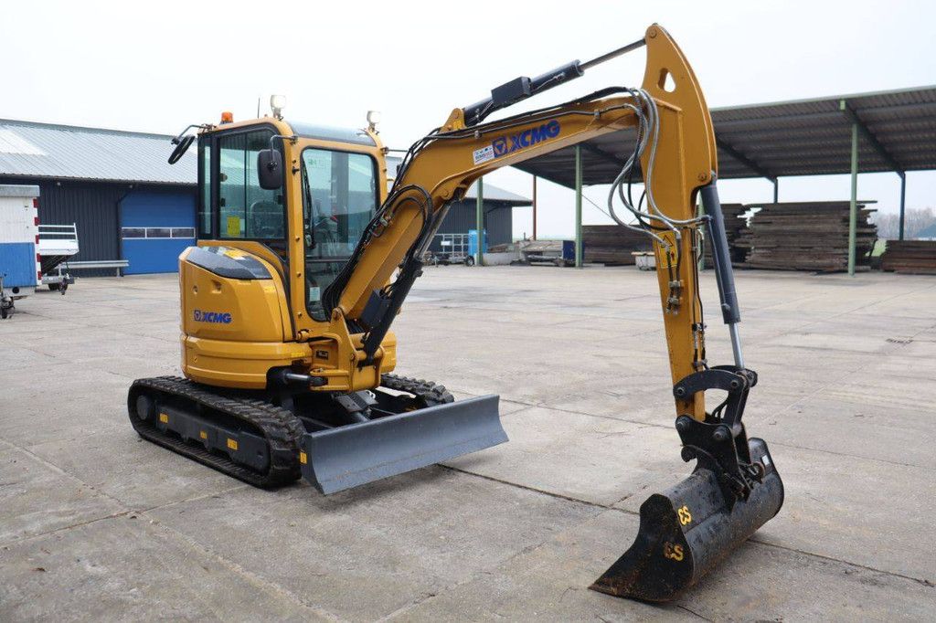 Rupsgraafmachine XCMG XE35E Diesel 18.2kW