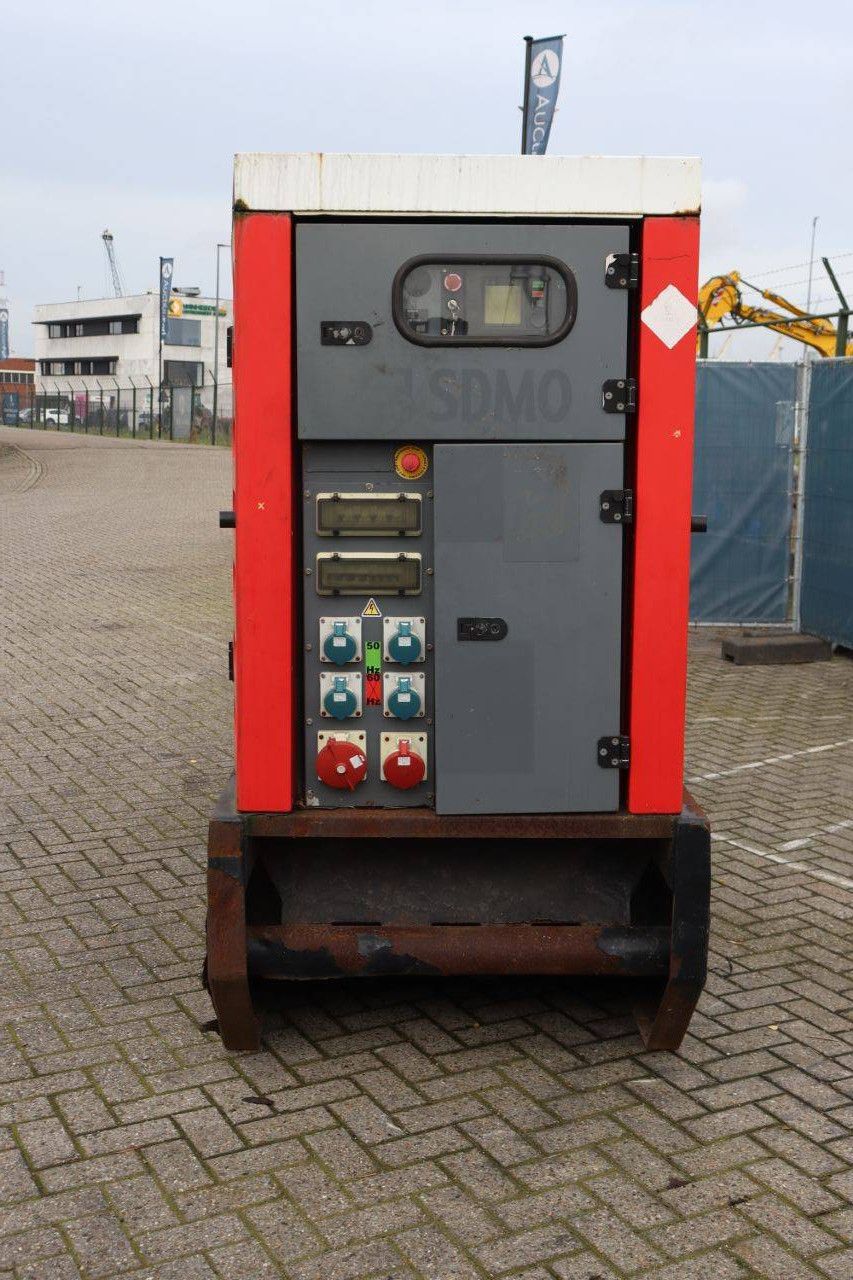 Generator SDMO R220 Diesel 220kVA