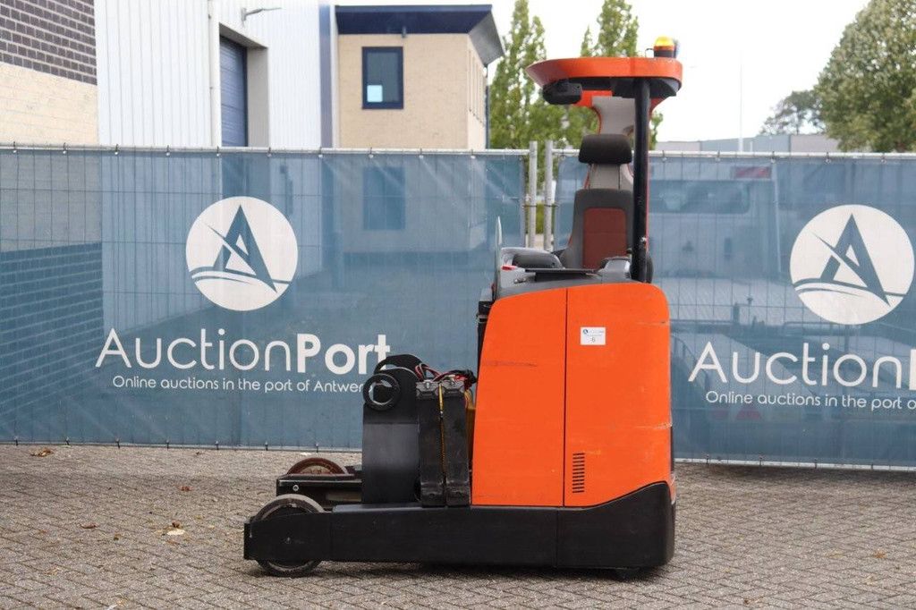 Reach truck electric