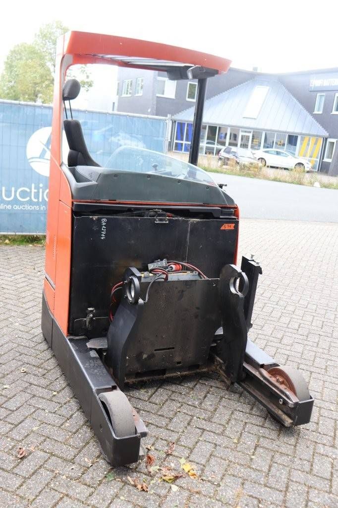 Reach truck electric
