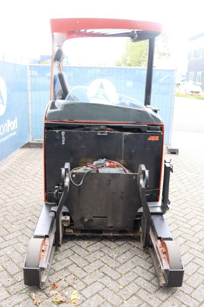 Reach truck electric