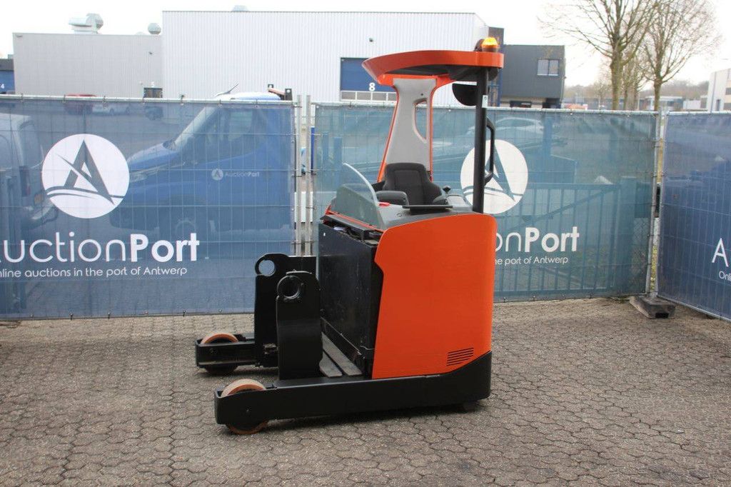 Reach truck electric