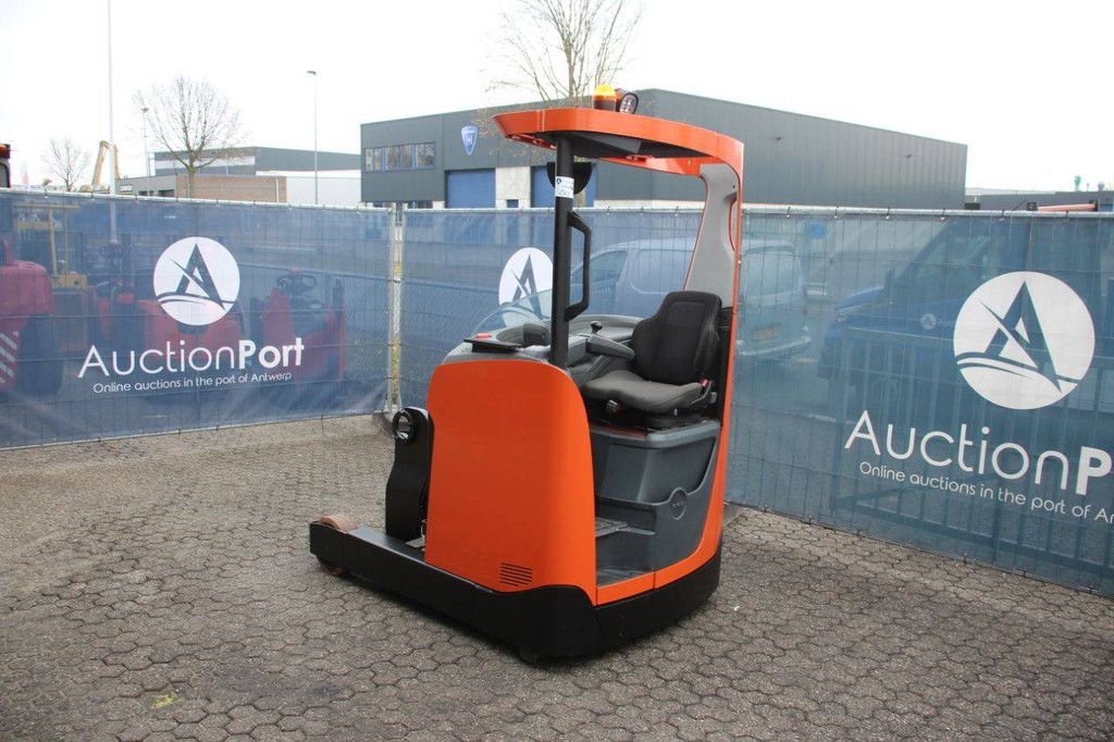 Reach truck electric