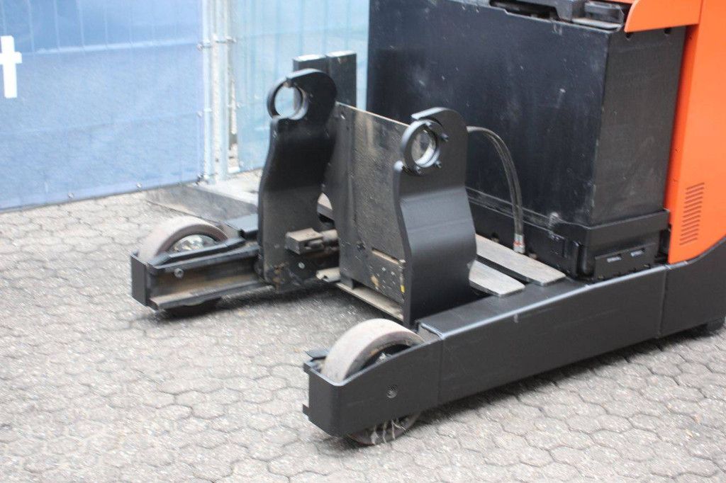 Reach truck Toyota RRE180 Electric 1800kg 2017