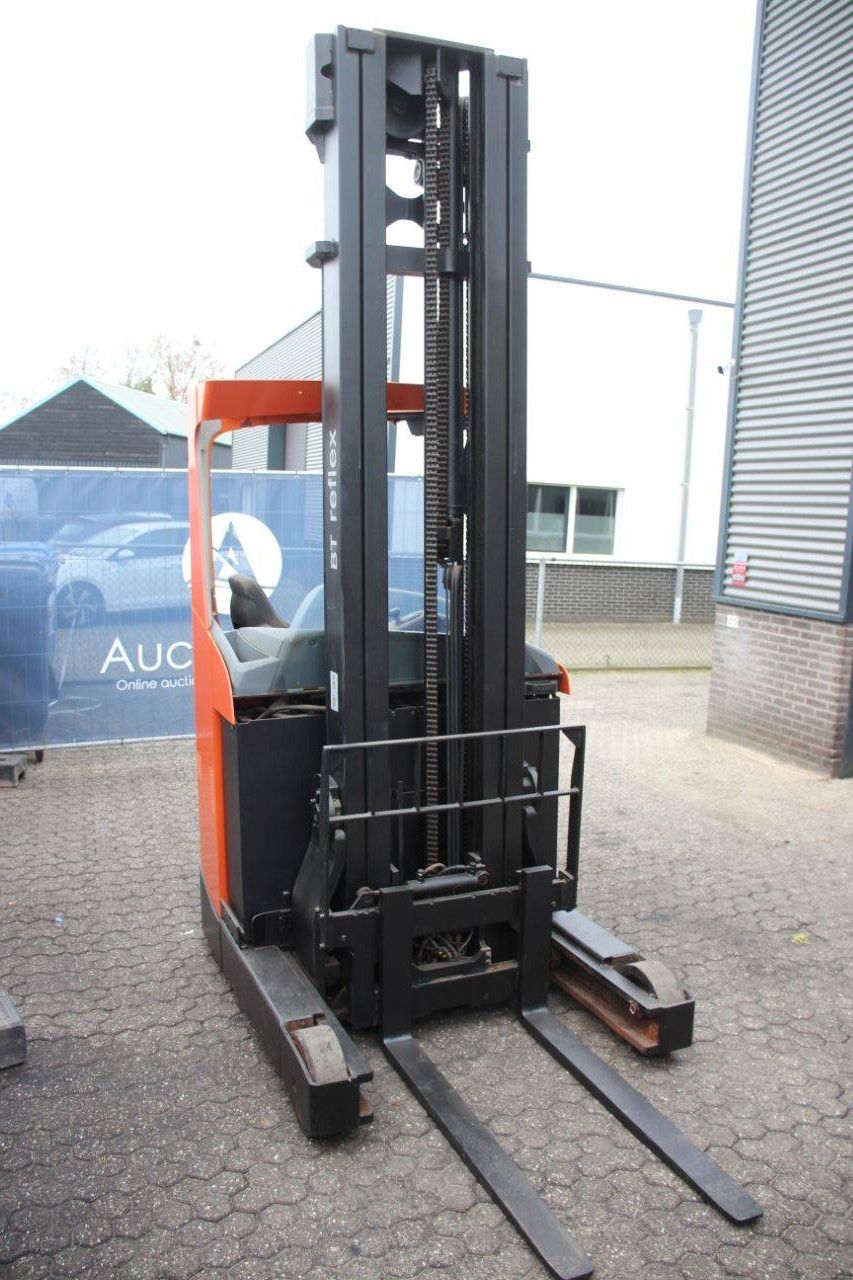 Reach truck BT RRE140 Electric 1400kg 2010