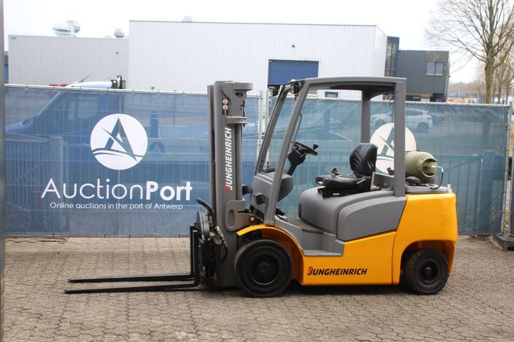 Forklift Jungheinrich TFG 425 LPG 2500kg 4.4m