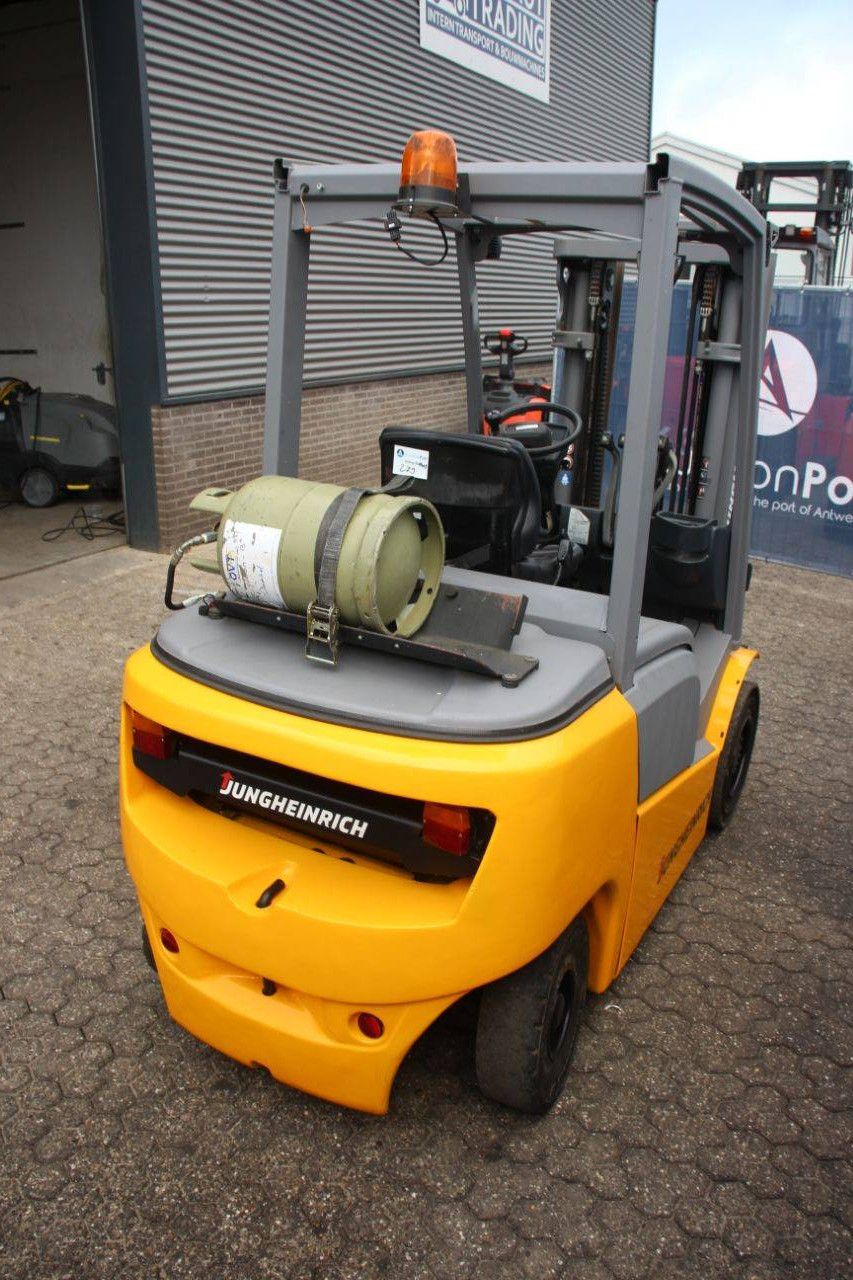 Forklift Jungheinrich TFG 425 LPG 2500kg 4.4m