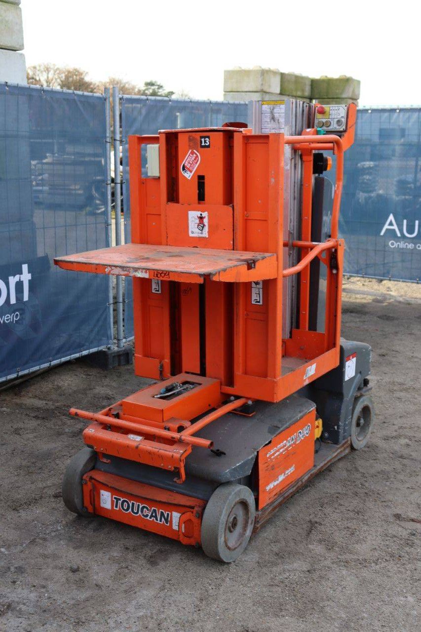 JLG TOUCAN DUO Electric Mast Lift 6m 2017
