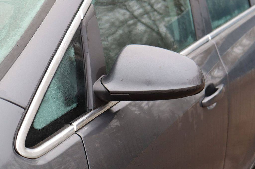 Station wagon Opel Astra Sports Tourer Petrol 2012