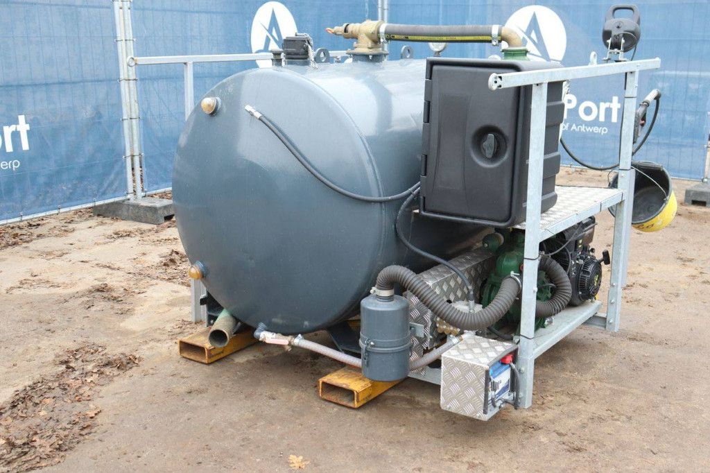 Mecaflex VCX1600G Petrol Pump 2022 with 10 Toilet Cabins