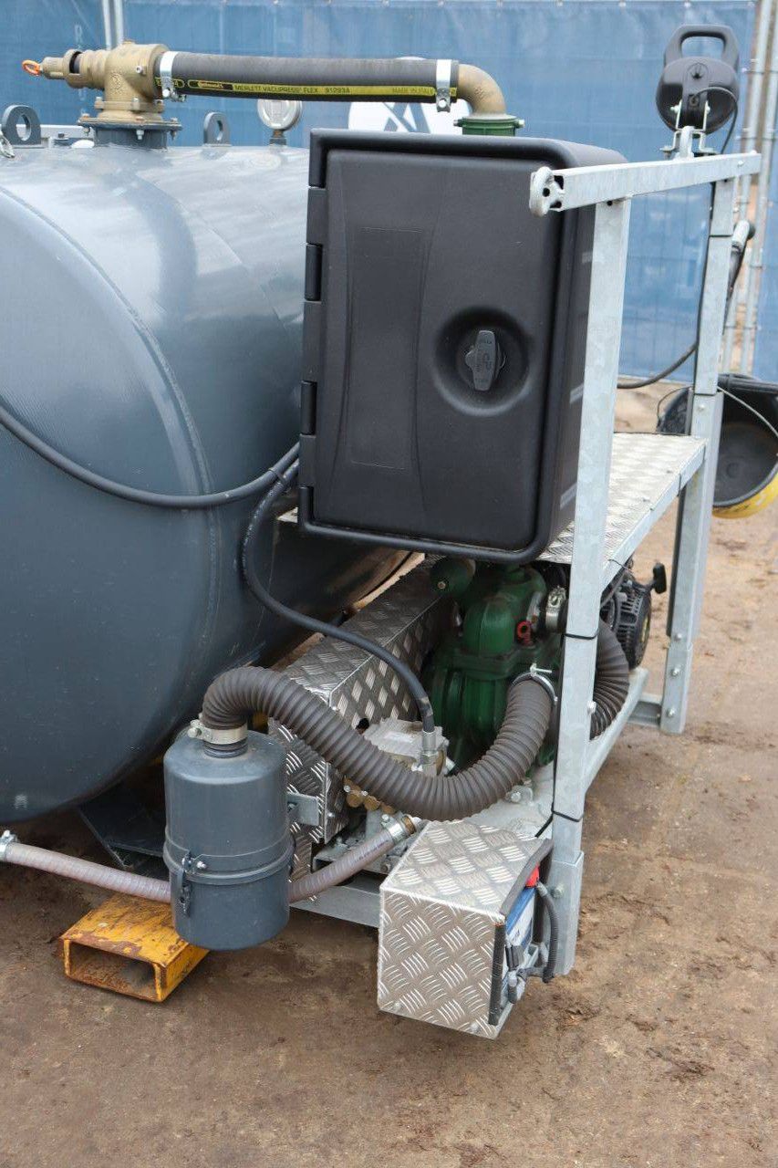 Mecaflex VCX1600G Petrol Pump 2022 with 10 Toilet Cabins