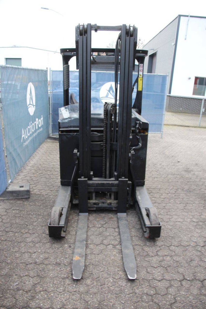 Reach truck Yale MR16 Electric 1600kg 2009