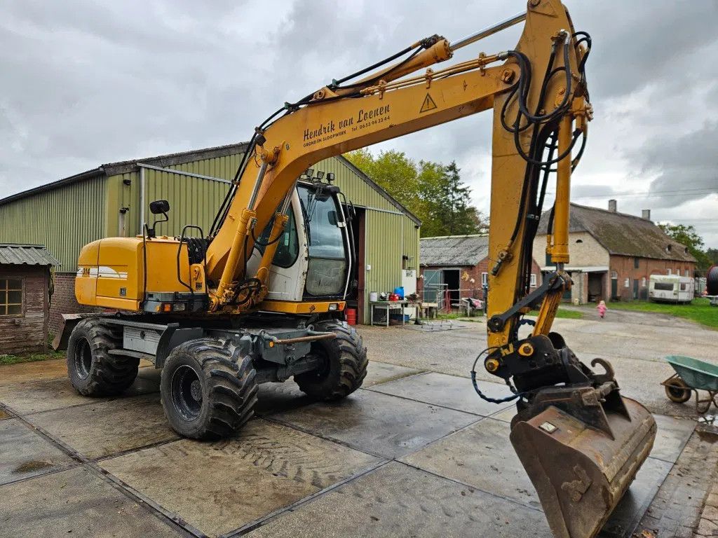Liebherr A 314 mobiele graafmachine bandenkraan mobil bagger