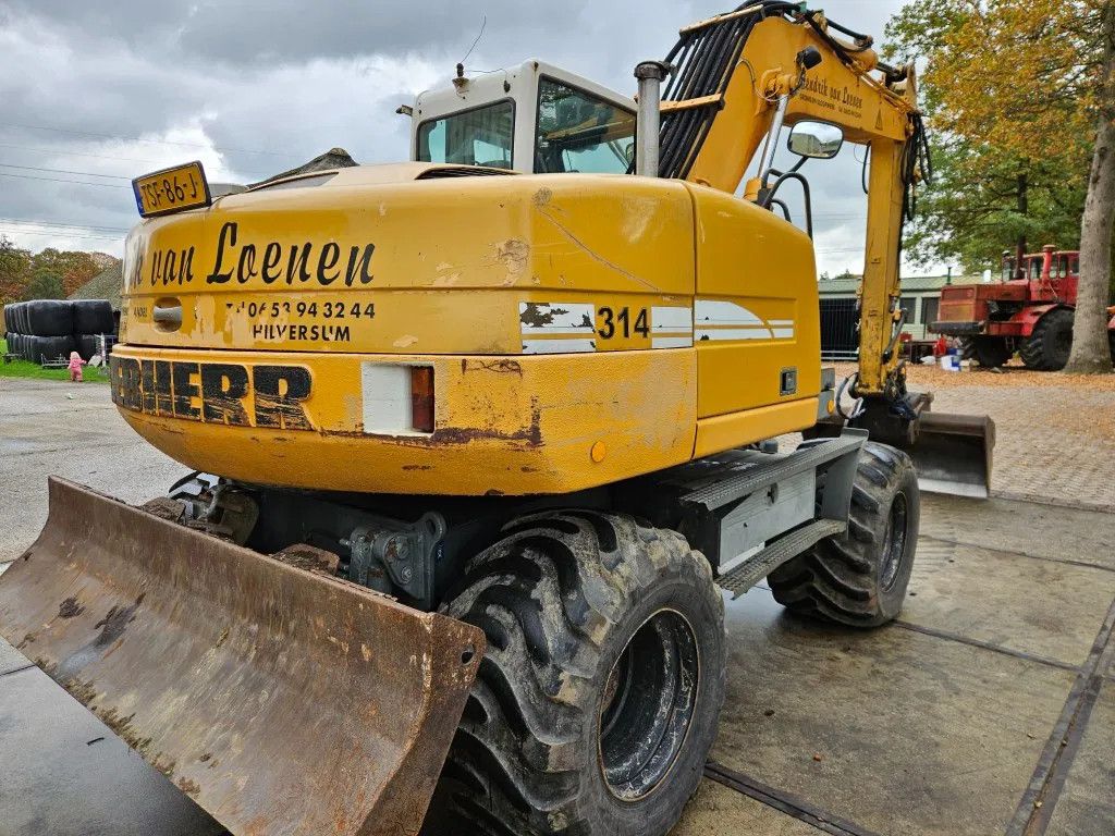 Liebherr A 314 mobiele graafmachine bandenkraan mobil bagger