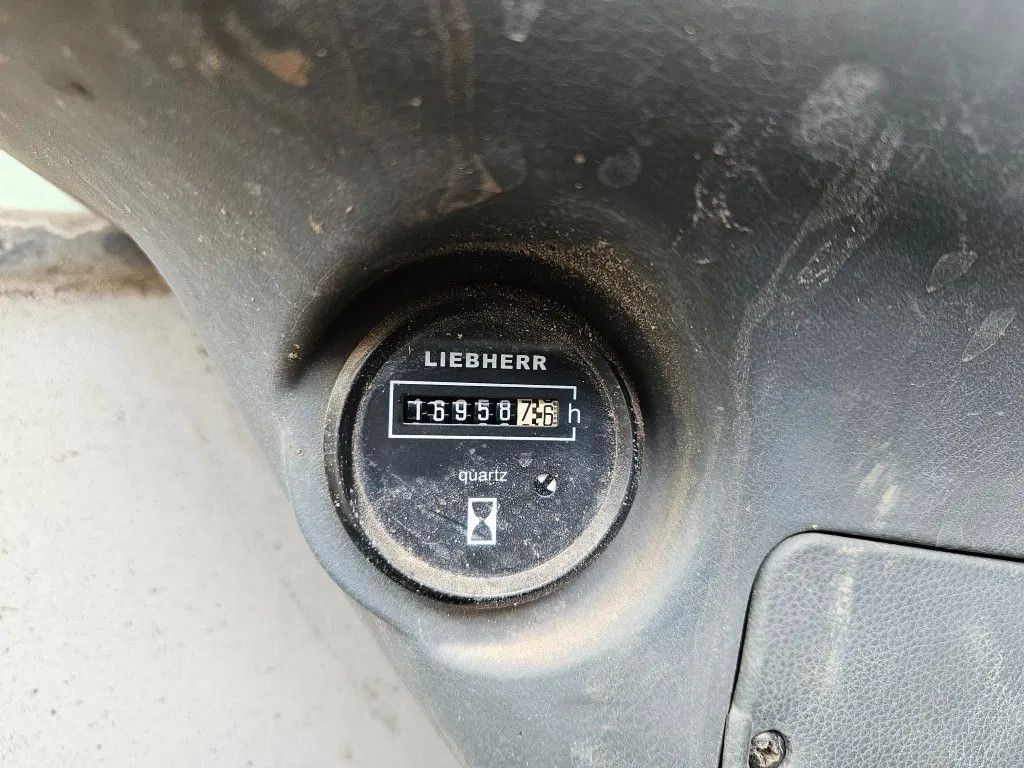 Liebherr A 314 mobiele graafmachine bandenkraan mobil bagger