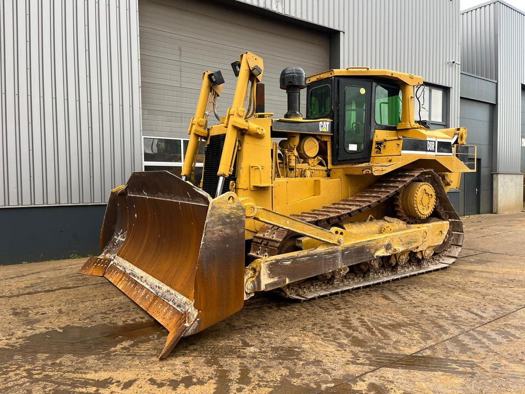 Caterpillar D8R - Single shank ripper