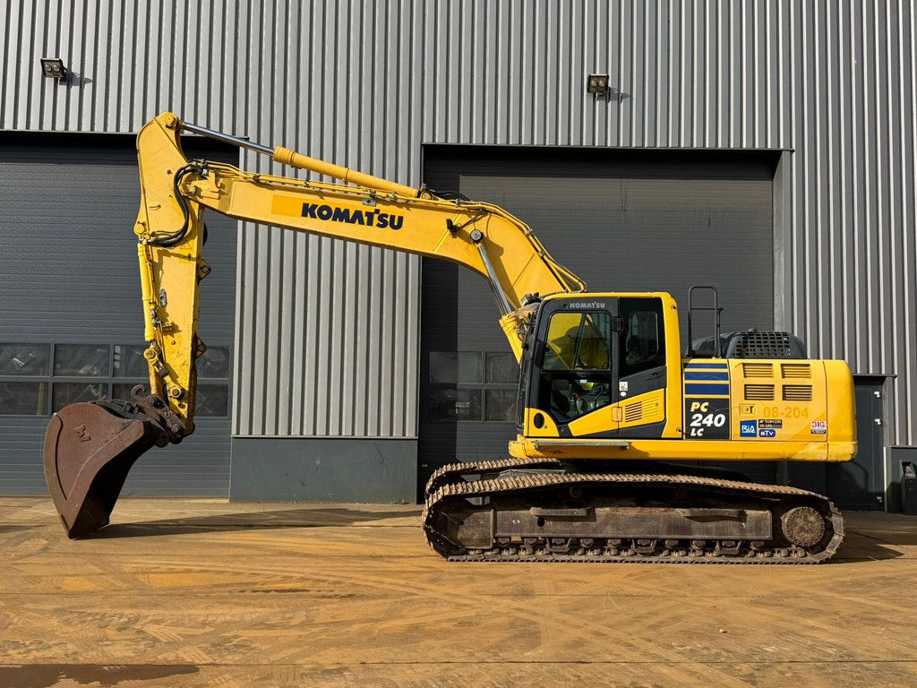 Komatsu PC240LC-10