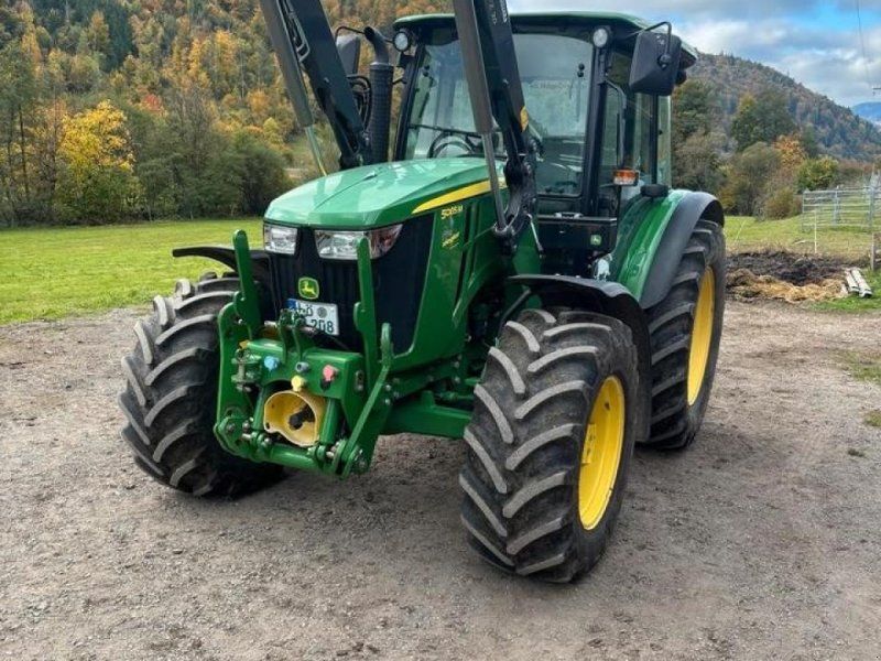 John Deere 5085M