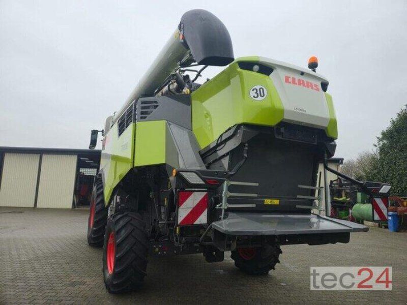 Claas Trion 530 mit Varioschneidwerk