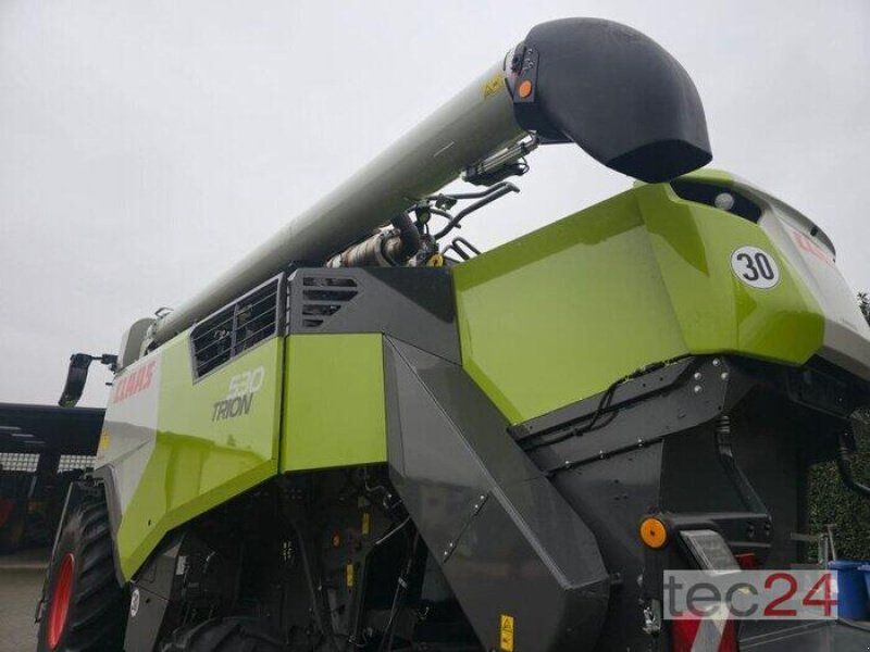 Claas Trion 530 mit Varioschneidwerk