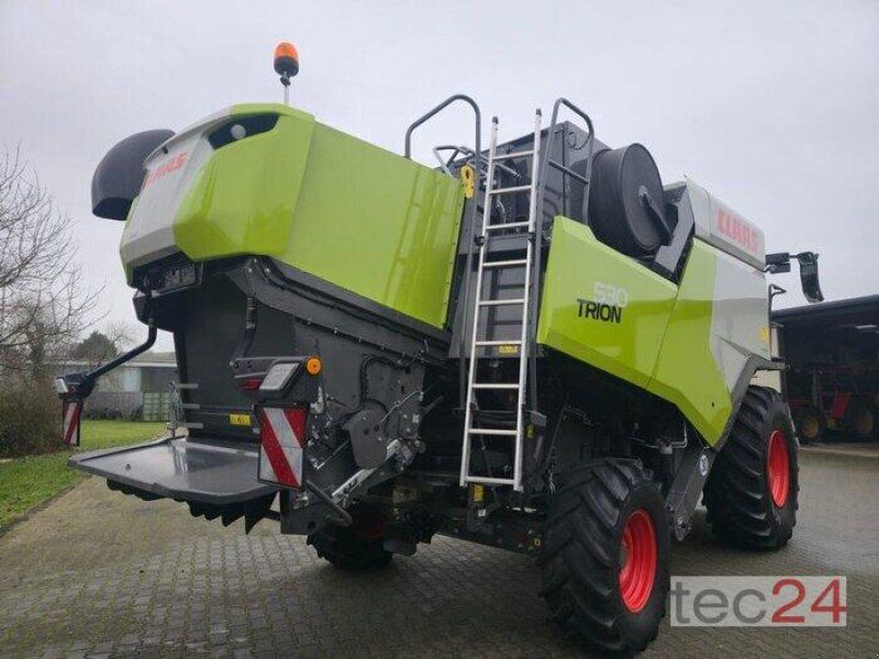 Claas Trion 530 mit Varioschneidwerk